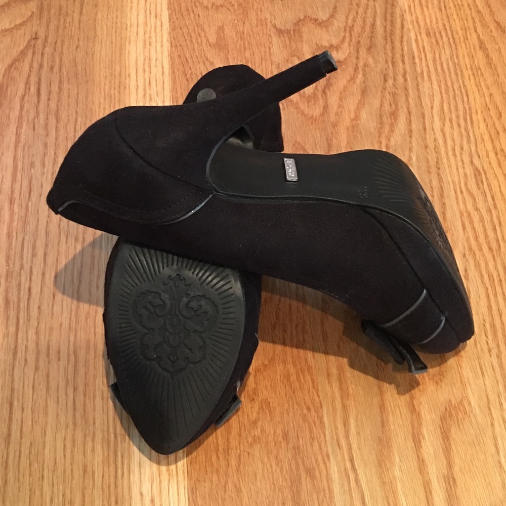 LIMELIGHT Black Suede Heels - Picture 5 of 7